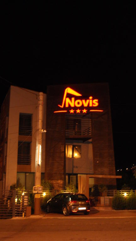 Pensiunea Novis Яш Екстериор снимка